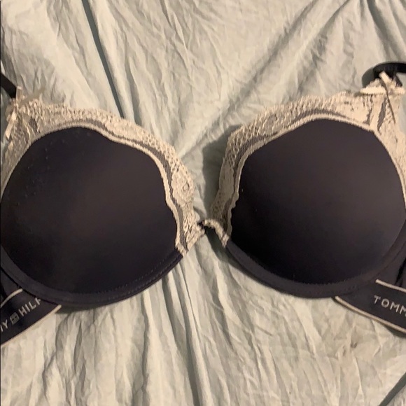 Tommy Hilfiger Bra Bundle - Picture 3 of 6
